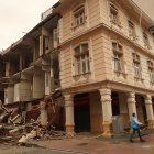 La fachada de la calle Escobedo colapsó la madrugada  del martes.