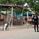 ¡Los balearon cuando jugaban naipes!