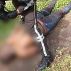 El cadáver fue hallado tirado sobre un camino de tercer orden, en la vía al Pasochoa, en el suroriente de Quito.