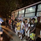 Gabriel Cortez, el segundo de izquierda a derecha, y otros diez presos fueron trasladados a la Penitenciaría.