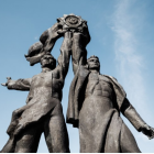 Desmantelarán monumento a la amistad entre Rusia y Ucrania en Kiev