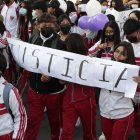 Alumnos piden justicia para estudiante que denuncia violación en bus escolar