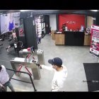 Se llevaron los celulares de los clientes y del personal que labora en el establecimiento.