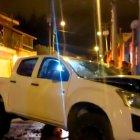 Uno de los vehículos involucrados en la balacera terminó estrellado.