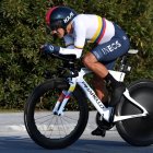 Richard Carapaz lucirá el maillot de campeón nacional en la crono que da inicio al Giro de Italia.