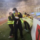 Violencia en el estadio Monumental.