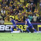 Barcelona y Emelec empataron 1-1 en el Clásico del Astillero, que se disputó en el reducto de los canarios.