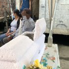 El abuelo materno no se separó del féretro de su nieto más querido.