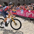 Richard apunta a dar el golpe por el liderato del Giro de Italia en dos jornadas que presentan exigentes ascensos.