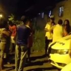 Testigos relataron que a eso de las 22:00 de este viernes escucharon una ráfaga de disparos, pero nadie salió de sus casas a ver qué pasaba.