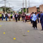 Las víctimas de movilizaban en un automóvil cuando fueron atacados a bala.