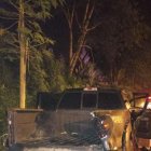 El auto en el que murieron dos hombres que iban maniatados