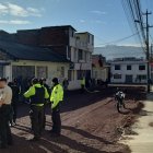 Miembros de la Policía Nacional hicieron el levantamiento del cadáver.
