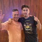 Leonel Sarmiento junto a Jeremy, el 29 de marzo, luego del último partido de eliminatorias de la Tri. Desde ‘peladito’ su padre ha sido su ejemplo.