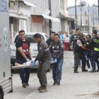 Personal de Criminalística realizó el levantamiento del cadáver.