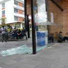 Rompieron la puerta de ingreso de la U. Católica.