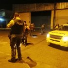 Producto del ataque resultaron dos personas heridas.