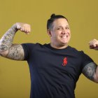 Actualmente luce regio. Va bajando unas 40 libras. Cambió su estilo de vida.