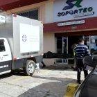 El cuerpo de Walter  Cisneros fue encontrado en una de las habitaciones de un departamento del cuarto piso de ese edificio.