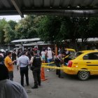 Uno de los mencionados en la volante fue atacado en un taxi.