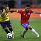 Byron Castillo (i) fue investigado por la FIFA, tras una denuncia de Chile, por supuesta irregularidad en su documentación.