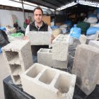Para la caseta se utilizarán unos 120 bloques reciclados. Será más resistente que la original.
