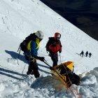 La inestabilidad de la nieve volvió peligroso el operativo.