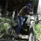 Los accesos a los senderos del Machángara no sirven. Las escaleras están destrozadas.