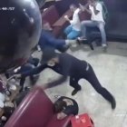 En una filmación se observa cómo uno de los implicados ingresa al sitio a disparar.