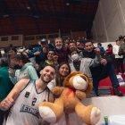 Los Leones contaron con el apoyo de sus hinchas que llenaron el coliseo de Riobamba.