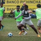 John Jairo Cifuente se alista para ser titular con Barcelona, en el duelo ante 9 de Octubre.