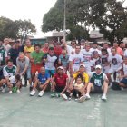 Lo mejor de las fiestas julianas en este sector es que regresan amigos que han dejado el barrio.