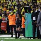 Roddy Zambrano se dedicó a ver el VAR como si fuera serie de televisión.
