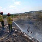 Bomberos aún se encuentran en el sitio trabajando ante esta emergencia.