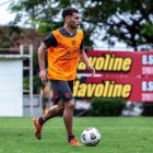 El mediocampista del Barcelona aseguró que desconoce del interés de equipos del exterior por sus servicios y está enfocado en el Ídolo.