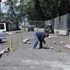 Si alguien mueve las piedras para abrirse paso, los vecinos vuelven a ponerlas para cuidar el espacio.