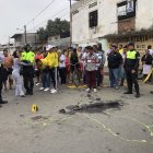 Allegados llegaron hasta el sitio del siniestro de tránsito en el que murió Jonathan.