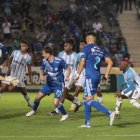 El golero de Guayaquil City, Gonzalo Valle (i) ha sido citado por primera vez a un microciclo de la Tri.