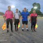 En 2007, el exárbitro Fifa, Félix Badaraco (azul), recibió un machetazo por parte de un hincha.