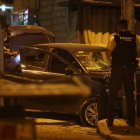 El vehículo en el que se movilizaba el detenido quedó severamente dañado en la parte delantera.