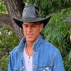 El zaguero ecuatoriano Piero Hincapié aparece en un comercial de televisión.