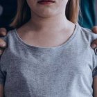 El abuso habría sido cometido por otro menor de edad.