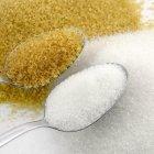 Diariamente debe consumir muy pocas cucharaditas de azúcar.