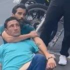 Momento en que el involucrado en el robo fue inmovilizado en el piso.