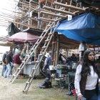 La mañana de ayer, muchos espectadores esperaban que se reanudaran las fiestas, pero estas fueron suspendidas.