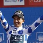 Richard Carapaz y su celebración como ganador de la etapa 20 de la Vuelta a España. Fue su tercera victoria en la carrera.