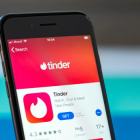Una década de Tinder, la app que convirtió en un juego el buscar pareja