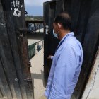 Hay poca presencia policial en los exteriores de los centros educativos.