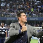 El entrenador de Emelec sostiene que los azules fueron perjudicados, ya que tras la suspensión tuvieron que jugar a otra hora y en otro clima.