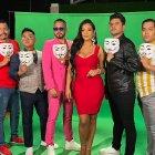 De derecha a izquierda: Poncho Quintero, Dora West, Santiago Castro, Leonardo Quezada 

y Reinaldo 

Vásquez.